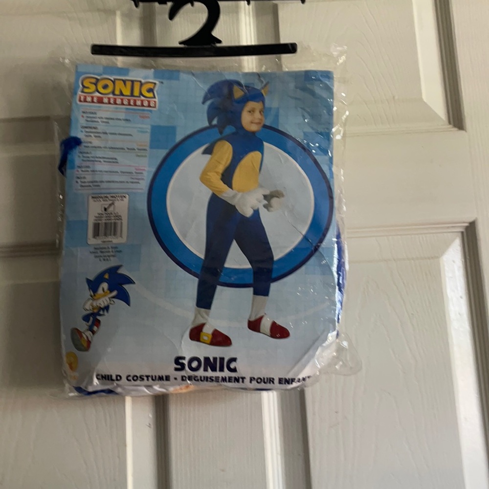 NEW SONIC HEDGEHOG SIZE 5-7